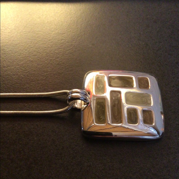 New Silver Pendent Necklace. - Picture 6 of 7